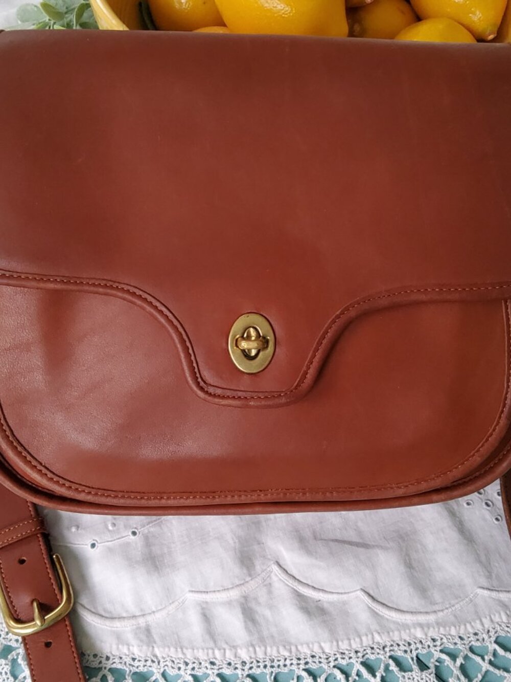 Vintage Coach Lenox Bag in British Tan 9918 - Picture 2 of 15